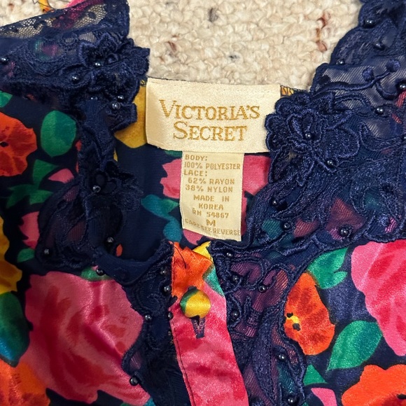 vintage 1980s gold tag victoria's secret lace and silk floral pajama set - Picture 2 of 4